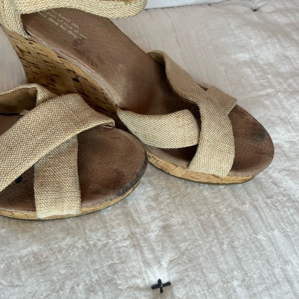 Toms Wedges Tan Size 9.5 - Picture 3 of 6